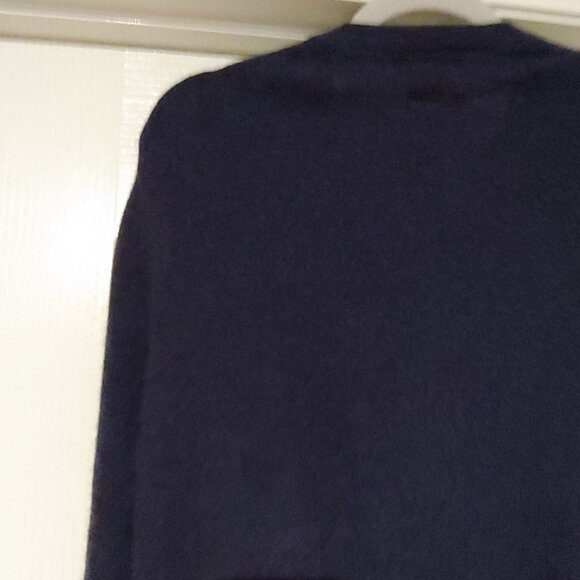 The Men's Store Bloomingdales Navy Cashmere V-Neck Sweater Old Money L Preppy - Picture 8 of 12